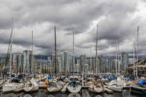 13 - Vancouver - Boote und Hochhäuser
