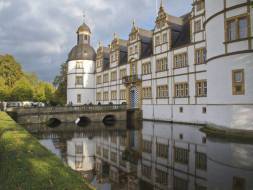Schloss Neuhaus